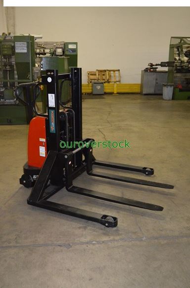 Picture of Battery Lift Manual Push Straddle Stacker 2,200 lb 36" lift height (#112239349146)