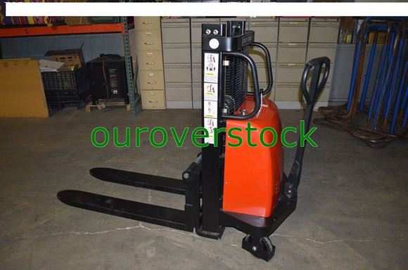 Picture of Battery Lift Manual Push Stacker 2,200 lb 36" lift height (#132132772374)